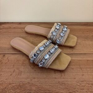TORGEIS Miya Flat Sandals Natural Tan‎ Women Size 7 Casual Rhinestones Raffia